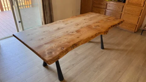 Pine dining table Pine dining table