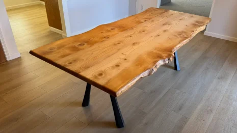 Pine dining table Pine dining table