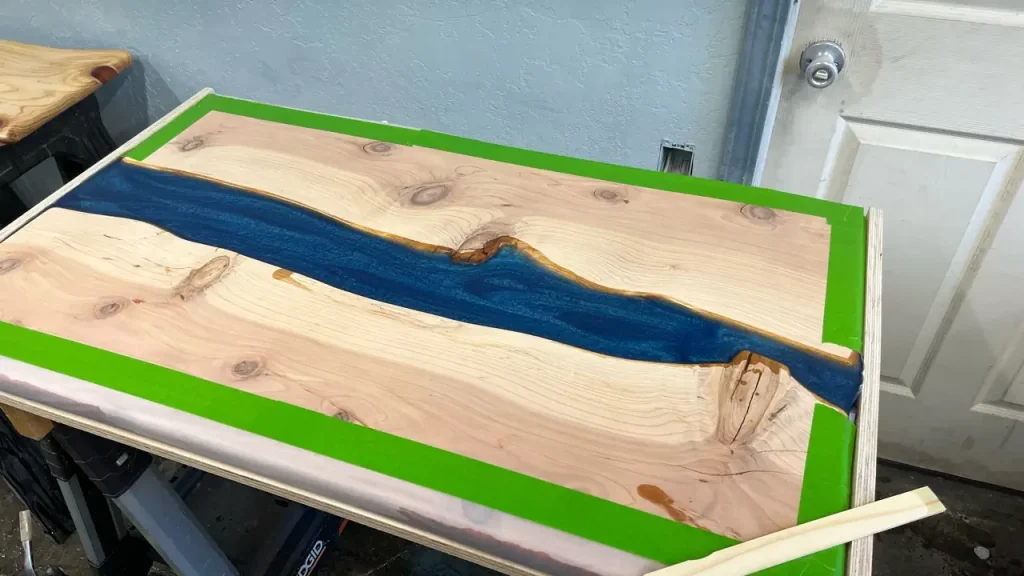 applying Resin to a Green River Table